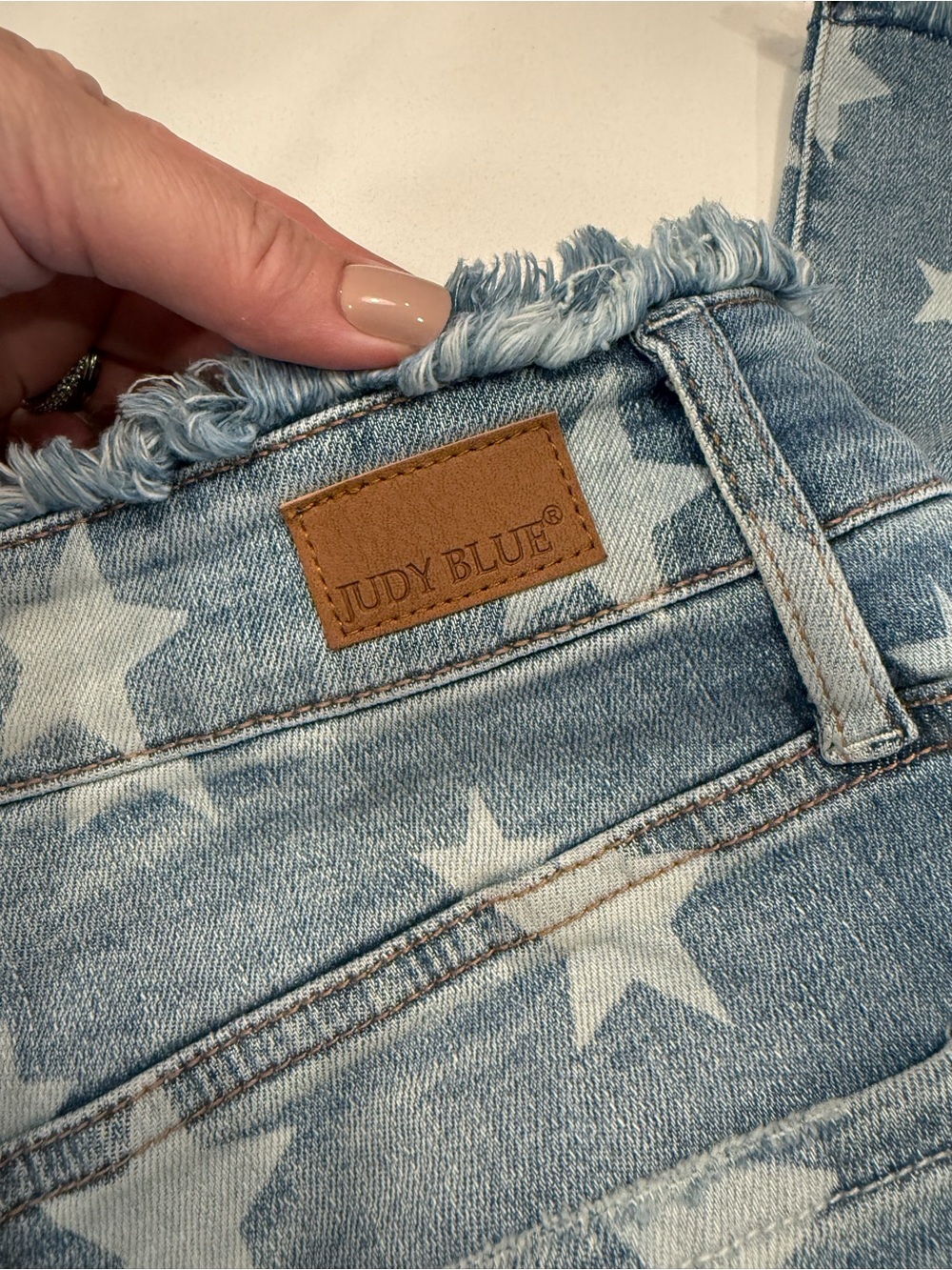 Judy Blue Light Blue Star Print Cropped Jeans - Picture 4 of 6